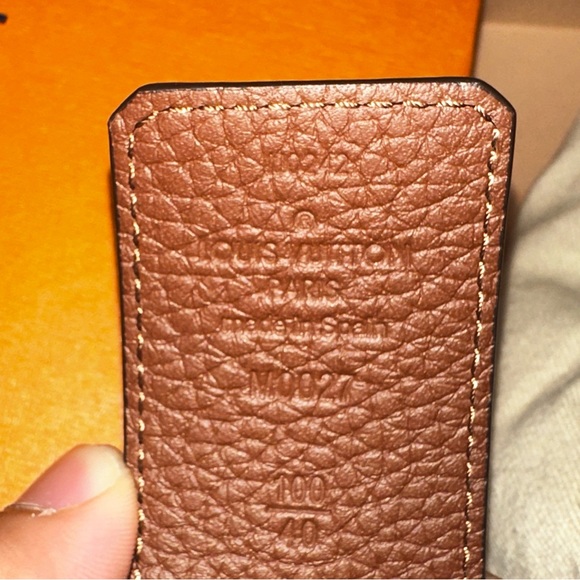 Louis Vuitton reversible Leather Belt - Picture 6 of 7